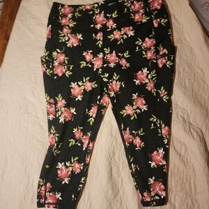 Nwot Sz 3x Torrid Active Cropped Floral/Leopard Print Black Leggings Has Pockets